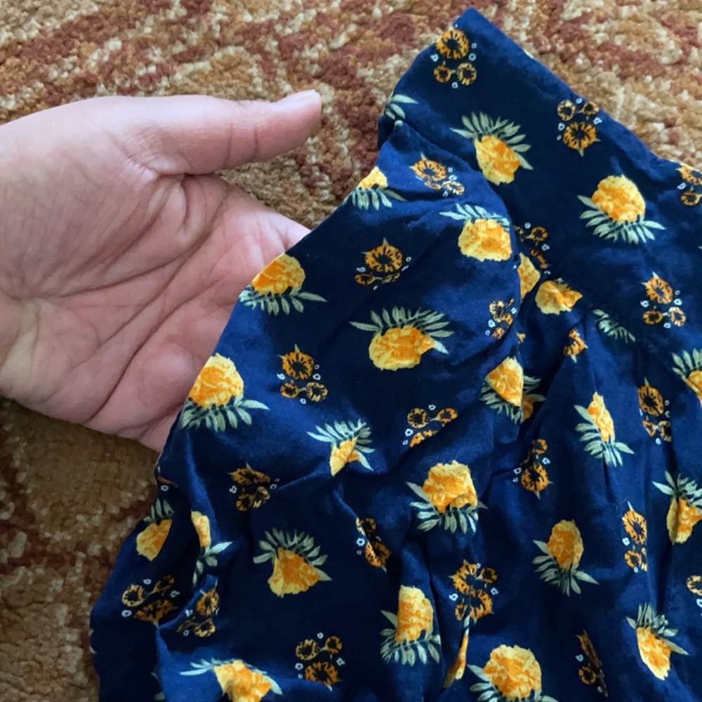 SHORTS - Picture 4 of 4